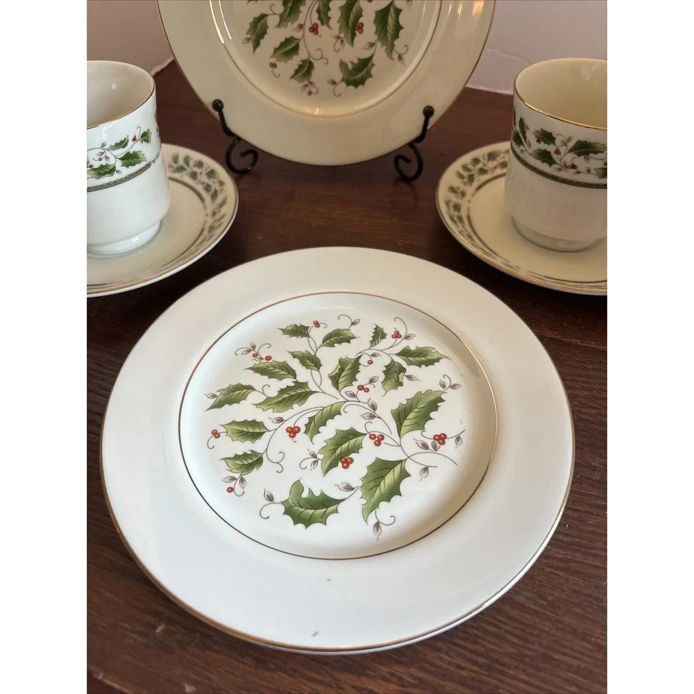 Royal Limited Holly Holiday Japan‎ Lunch Snack Set 6 Pc 2 Each Plate Cup Saucer